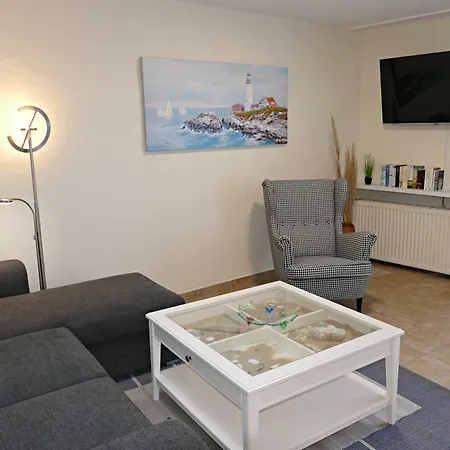 Lindenstra_e Apartment